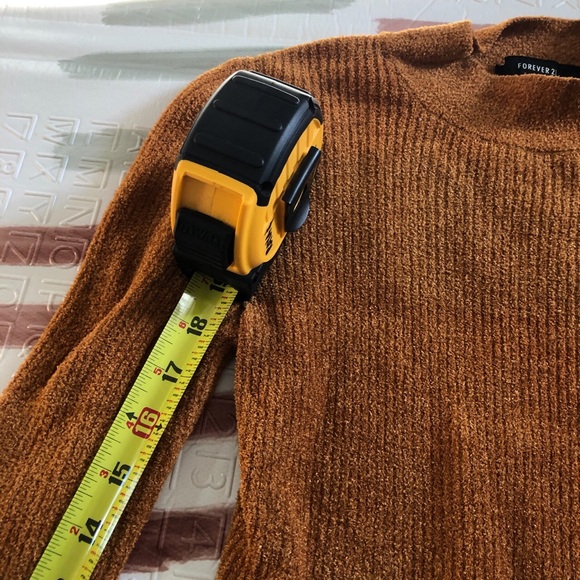 3/$25 Forever 21 cropped mock neck sweater - Picture 6 of 7